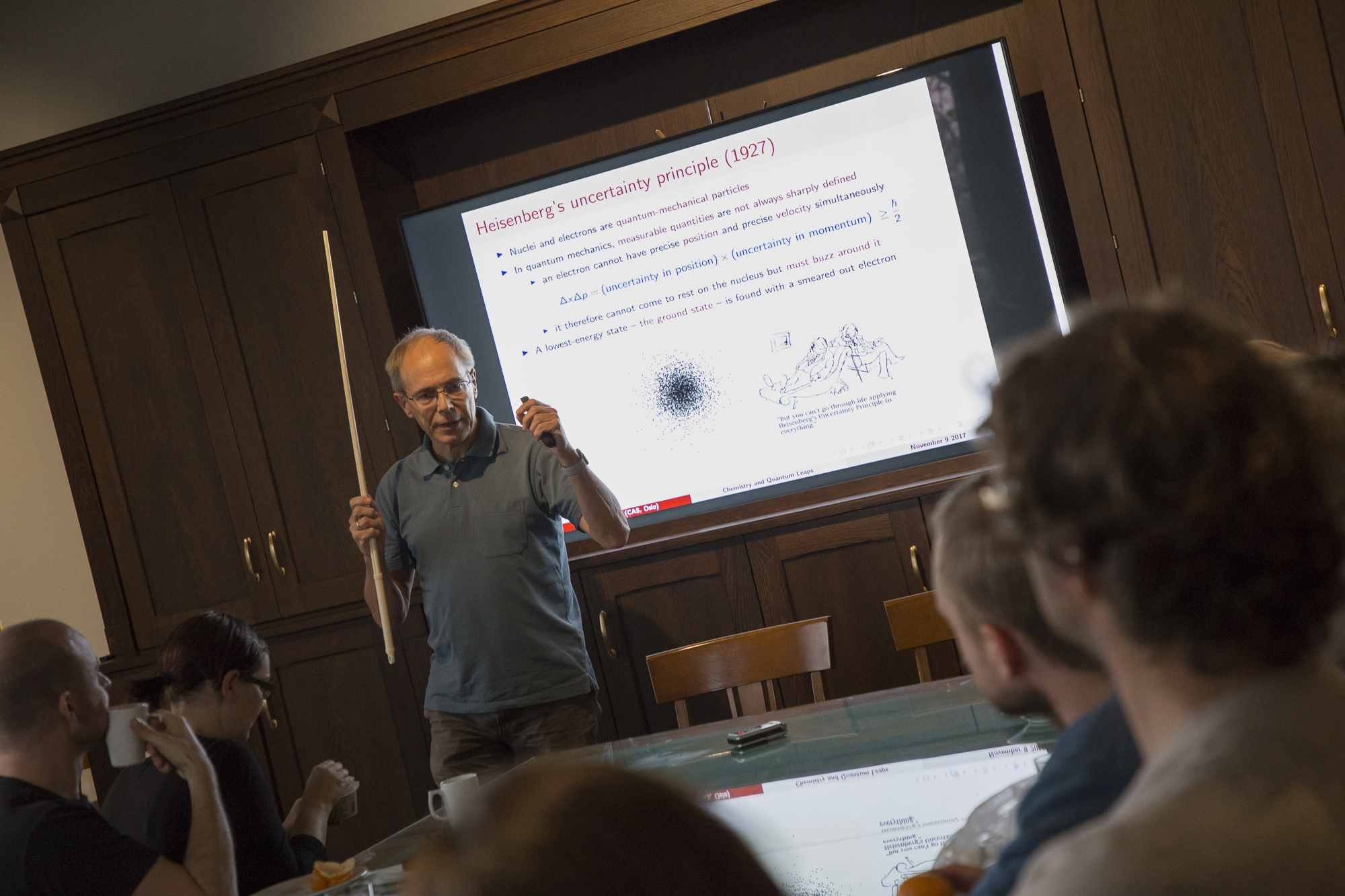 Trygve Helgaker giving a lecture during a lunch seminar at CAS in 2017-2018. Photo: Camilla K. Elmar / CAS
